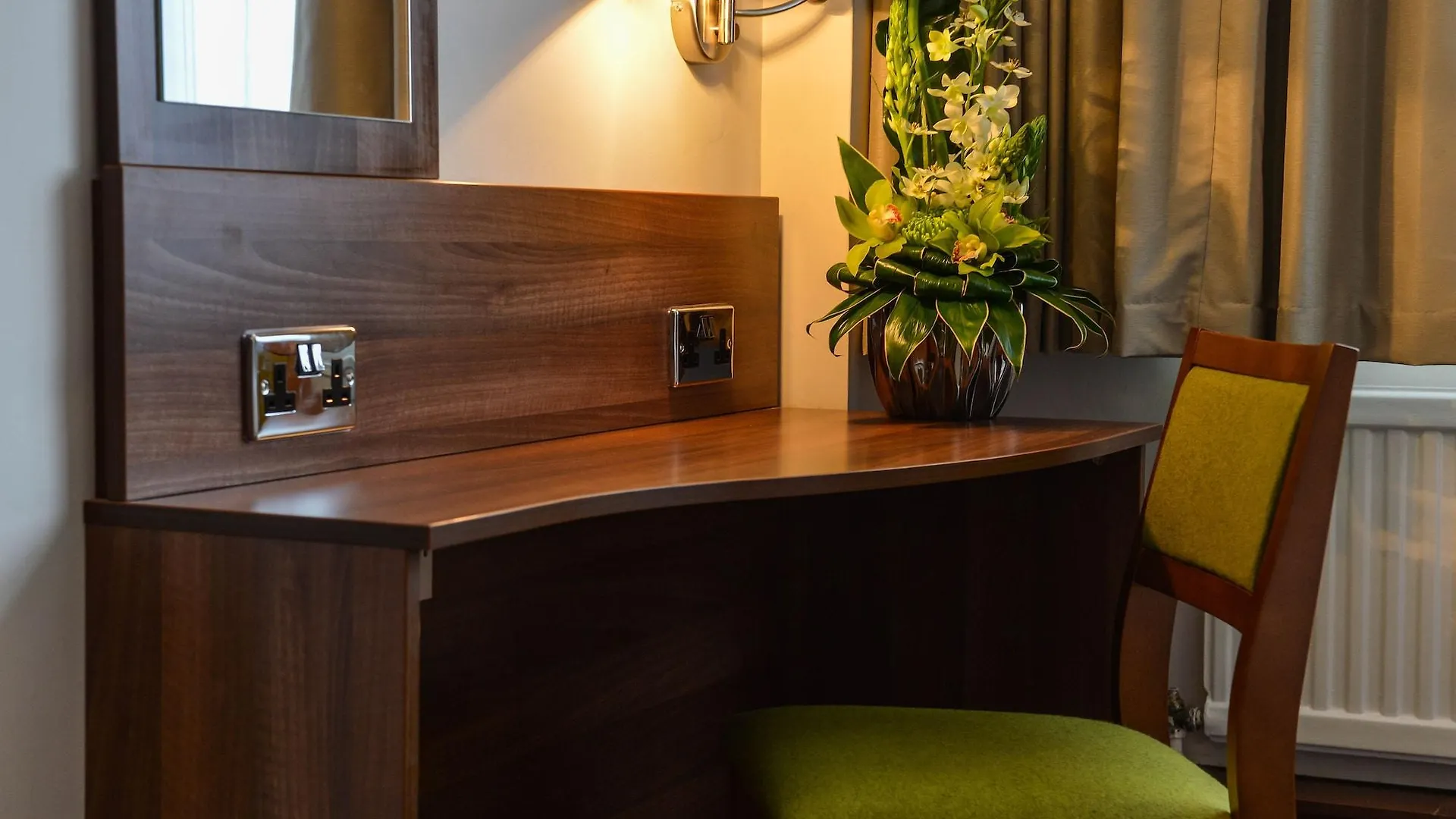 ***  Cresta Court Hotel Altrincham United Kingdom