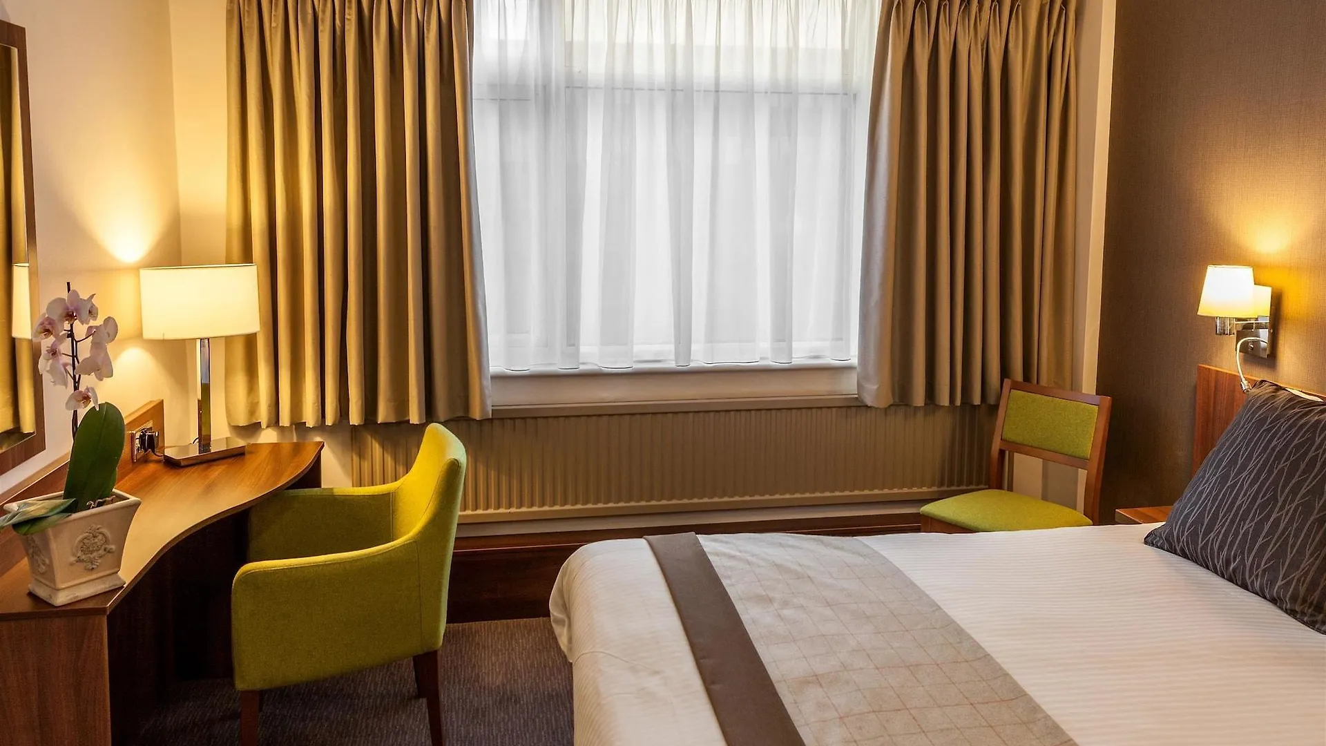 Cresta Court Hotel Altrincham 3*,