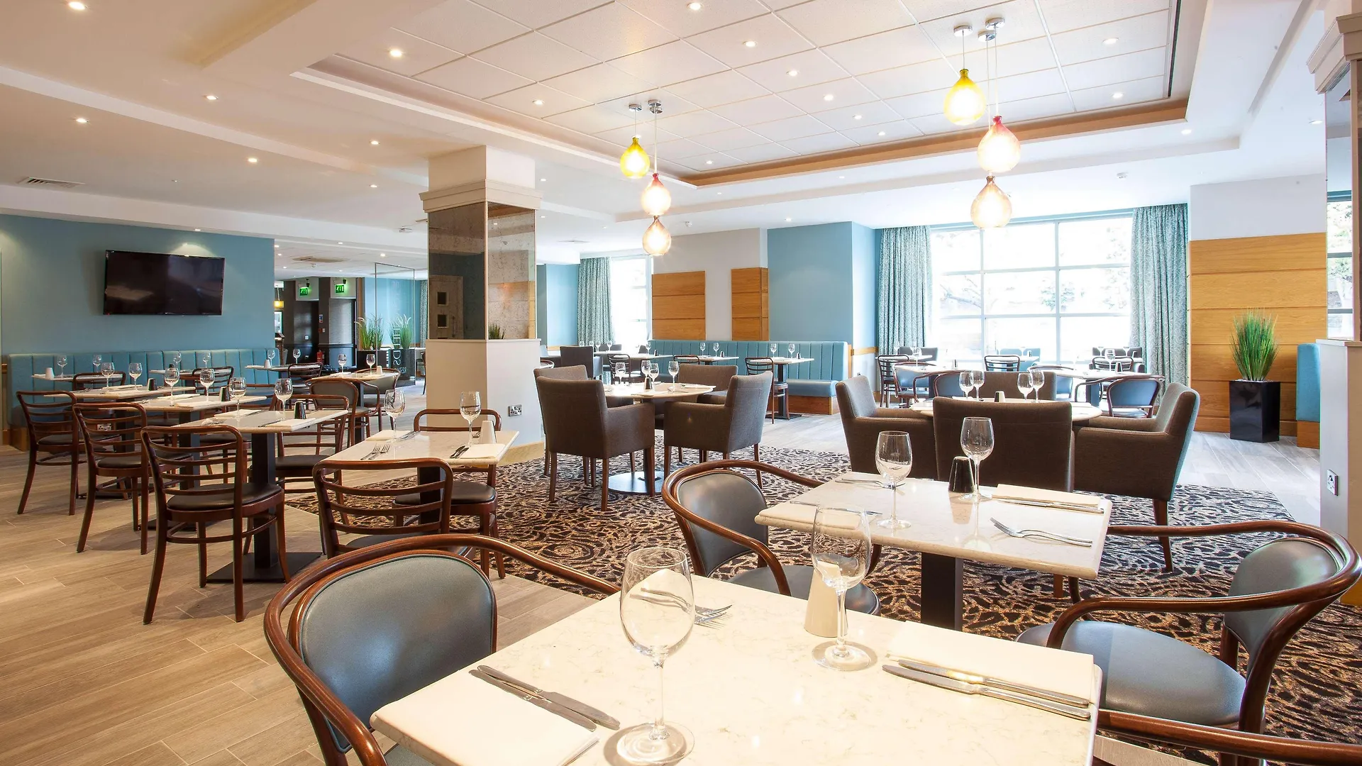 Cresta Court Hotel Altrincham