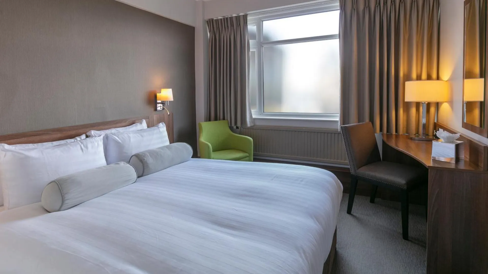 Cresta Court Hotel Altrincham