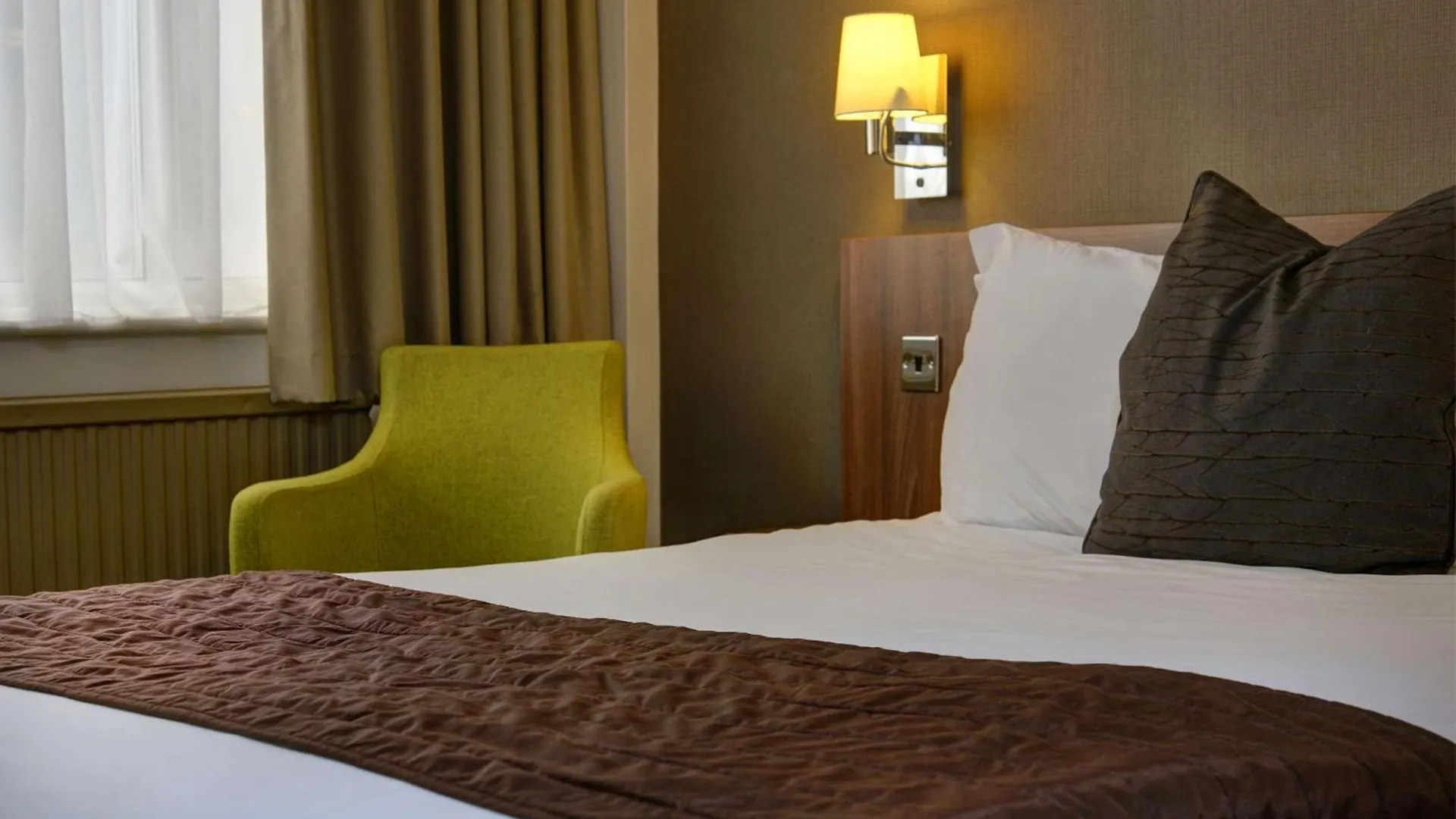 Cresta Court Hotel Altrincham