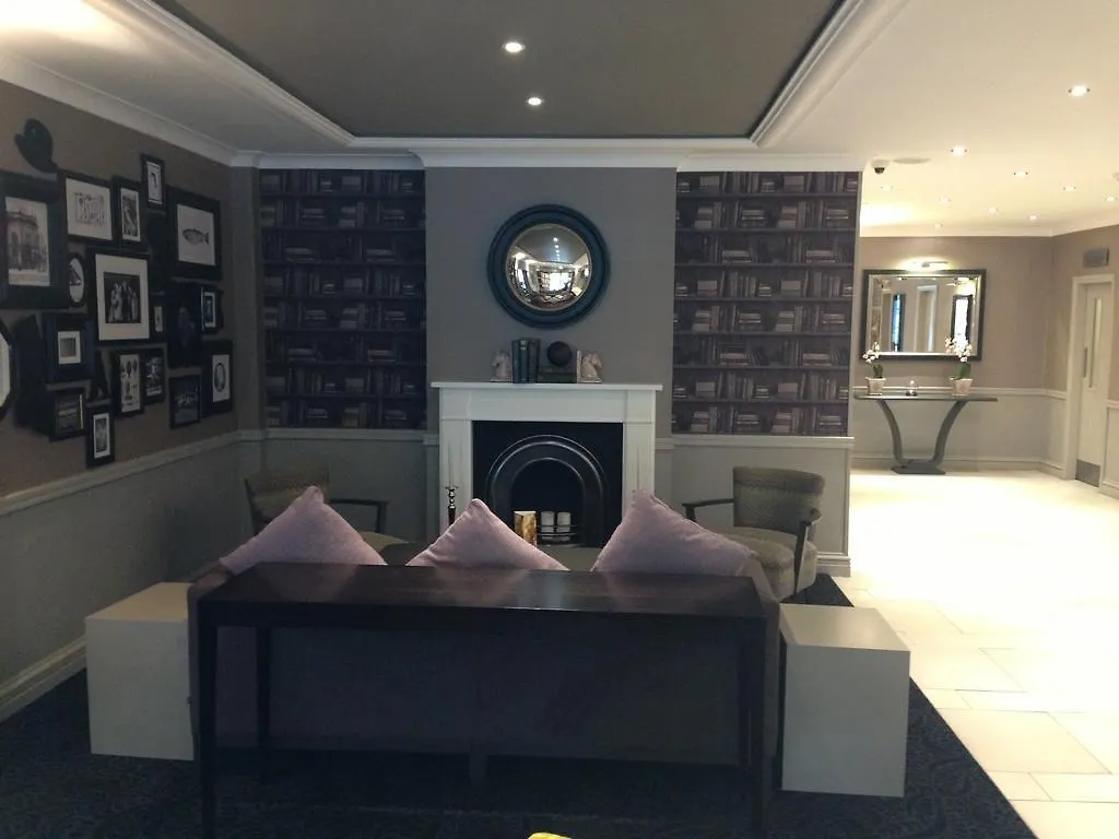 Cresta Court Hotel Altrincham 3*,